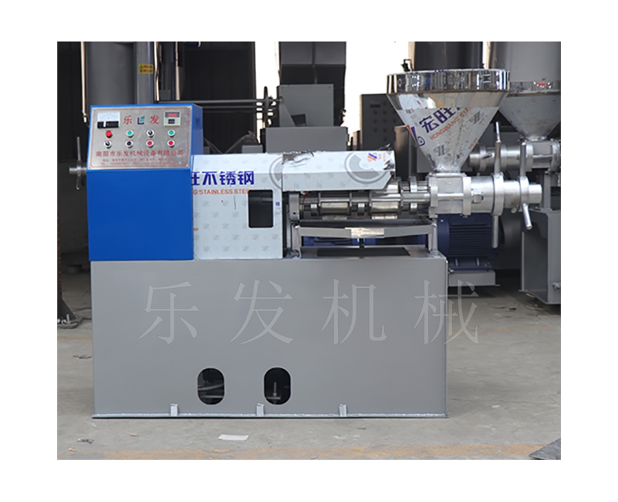 110型条排熟榨榨油机